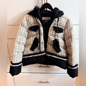 Veronica Beard ($$$$) Black and White Tweed Jacket
Like NEW